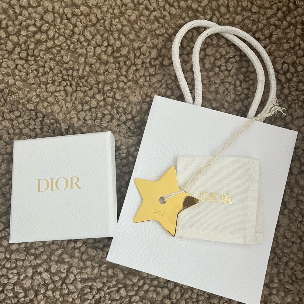 Dior White Gift Bag and Jewelry Box ⭐️ 🐝